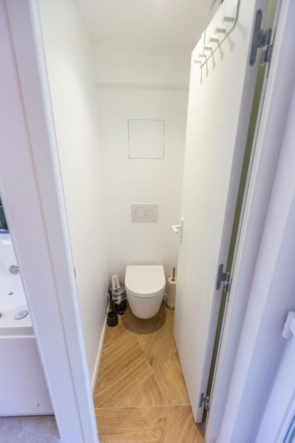 Love Room Du Mont D'Or - Baignoire Spa - Minibar Offert Marseille Exteriér fotografie