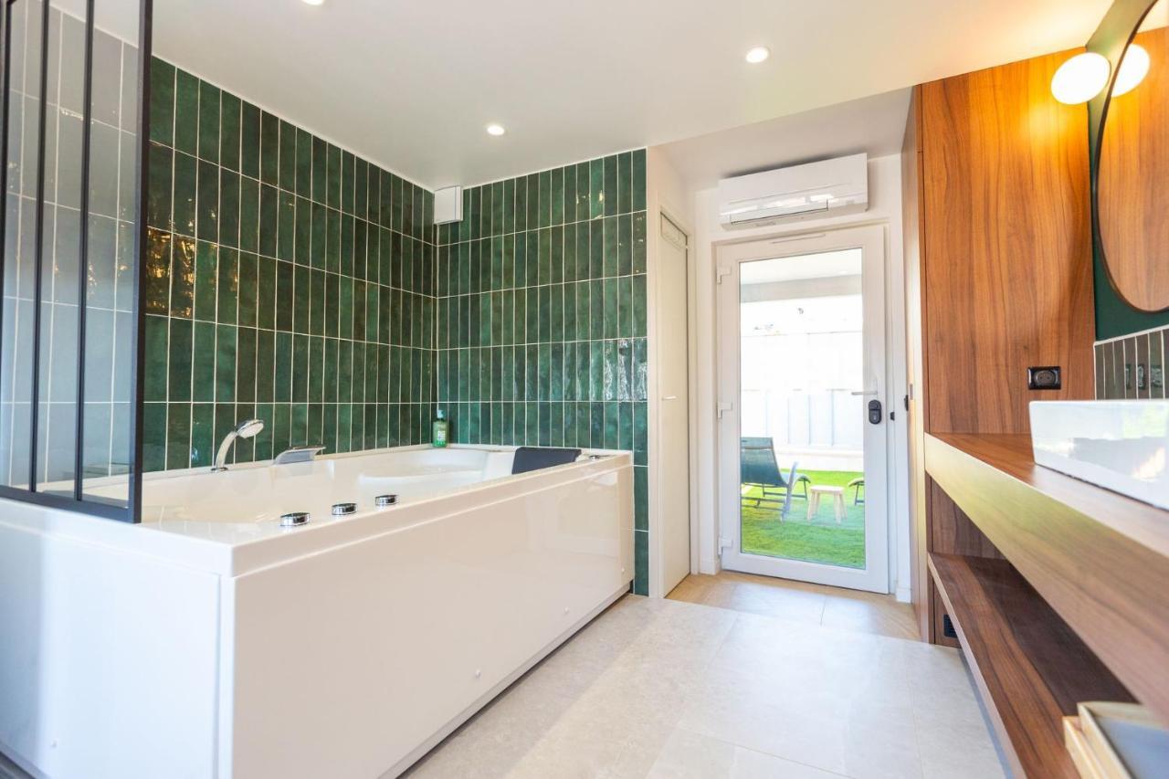 Love Room Du Mont D'Or - Baignoire Spa - Minibar Offert Marseille Exteriér fotografie