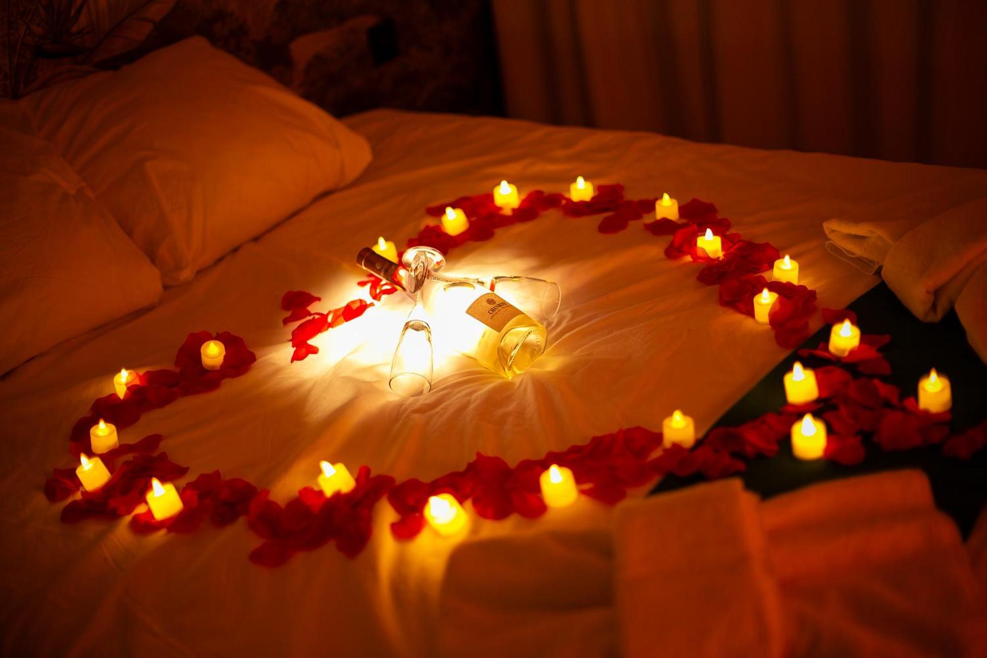 Love Room Du Mont D'Or - Baignoire Spa - Minibar Offert Marseille Exteriér fotografie